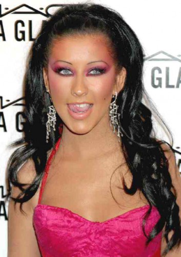 christina_aguilera_sultry_dark_hair