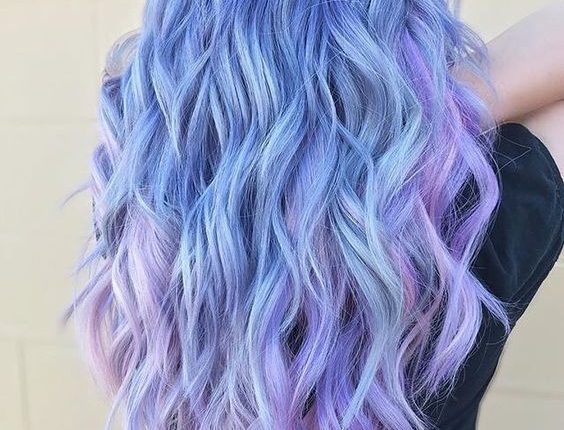 moda na kolorowe włosy różowe włosy srebrne włosy niebieskie włosy