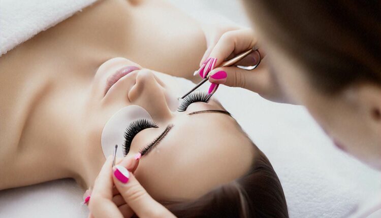 Przedłużanie rzęs - najpopularniejsze metody i ich zalety